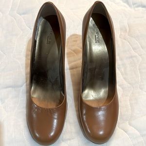Women’s Size 11 Brown Pump Shoe